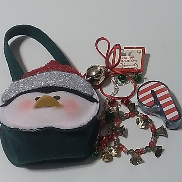 Penguin Felt Bag and Christmas Jewelry with Avon Candy Cane Washcloth. - Picture 1 of 7